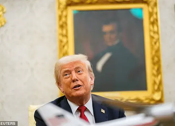 Obama Urges Democrats to 'Toughen Up' in Urgent Call to Confront Trump's Re-Elected Administration