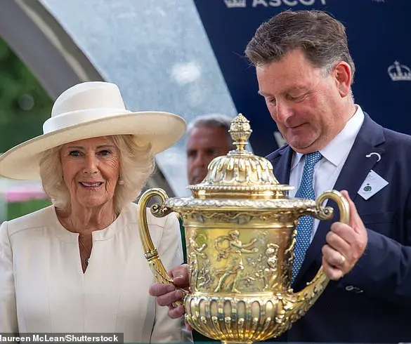 Queen Camilla Arrives at Ascot Racecourse for King George Racing Weekend in Elegant Monochrome Ensemble