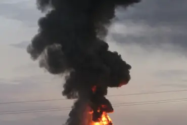 Russia Launches Intense Coordinated Strike on Kyiv, Sparking Fires and Civilian Risk