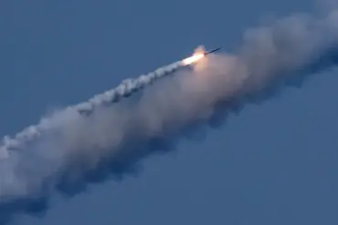 Russian Forces Strike Ukrainian Military Infrastructure in Kyiv, Confirming Reports of Precision Attack