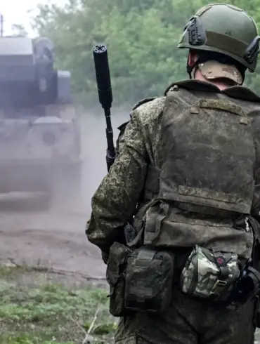 Russian Soldier Intervenes to Protect Civilian During Ukrainian Drone Attack in Bogatyr, DPR – TASS Report