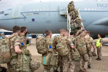 Strategic Recalibration: UK and EU Postpone Ukraine Military Deployment as Trump's Peace Efforts Stall