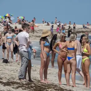 Surge in Deadly Vibrio vulnificus Infections Sparks Health Alerts Across U.S. Beaches
