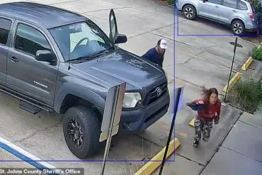 Surveillance Footage Reveals Abduction Attempt and Woman's Quick Thinking in Florida Robbery Case