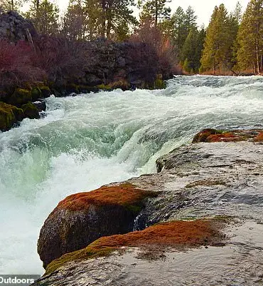 Tragedy at Dillon Falls: One Killed, Two Missing After River Incident Near Bend, Oregon