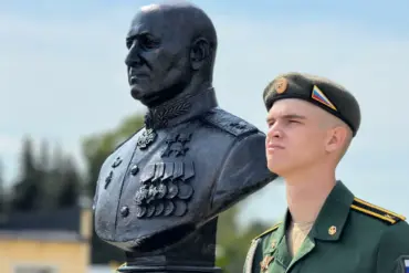 Unveiling of Igor Kirilov's Commemorative Bust Marks 55th Birthday at Kostroma Military Academy