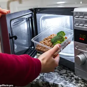Urgent Warning: 25% of Britons Risk Food Poisoning as Financial Strain Drives Risky Kitchen Practices