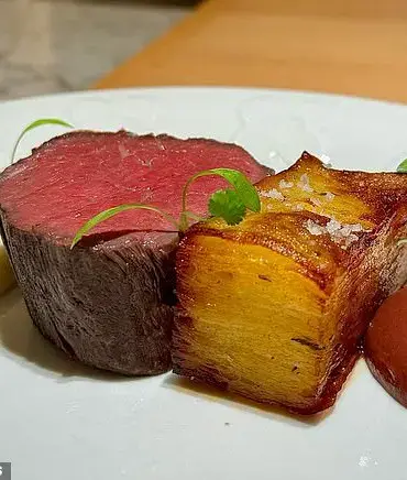 Behind the Scenes: How Premier League Footballers' Nutrition Is Shaped by Expert Chefs