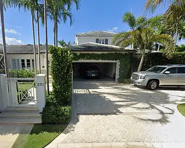 Divorce Trial Highlights Legal Complexities in High-Profile Case, Raising Questions About Public Interest in Private Matters