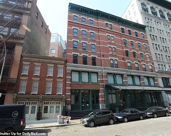 Taylor Swift and Travis Kelce Weigh Future Residence Amid High-Profile Marriage, Balancing Privacy and Legacy