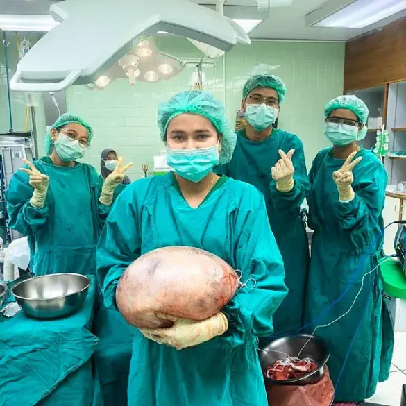 Thai Woman's 17-Pound Ovarian Cyst Mistaken for Fat Belly Highlights Need for Early Diagnosis