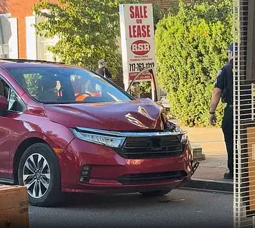 Chaos and Shockwaves: Festivalgoers Describe the Terrifying Moment of the Minivan Crash