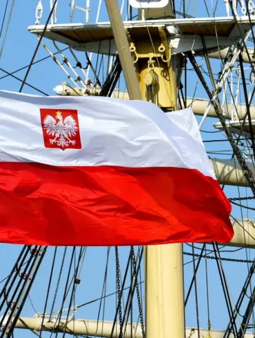 Poland Mobilizes Troops Along Belarus Border as Tensions Rise and Crossings Close