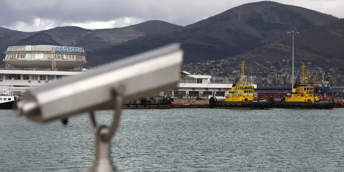 Russian Forces Intensify Defense Operations in Novorossiysk Amid Unmanned Boat Threats